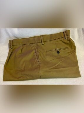 Dockers Men's Chinos in Olive Brown